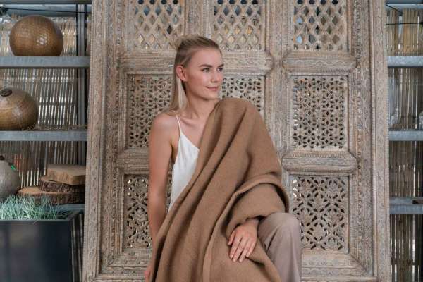 Premium Kamelhaardecke mit Strukturband von Ritter Decken