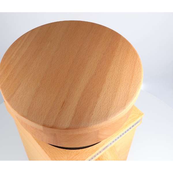 KoMo Fidibus Medium - kleine, starke Getreidemühle aus Buchenholz