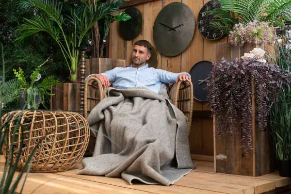 Naturbelassene, robuste Gotland Schafschurwolle Decke