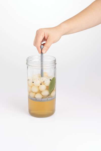 Praktisches Weithalsglas mit Heber für eingelegtes Gemüse