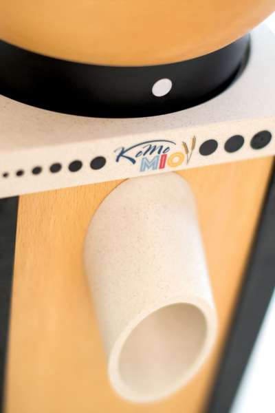 KoMoMio - 360 Watt Getreidemühle aus Holz mit farbigen Elementen