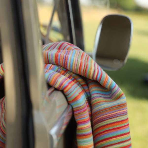 Waschbare Kuscheldecke Rio: ideal als bunte Tagesdecke