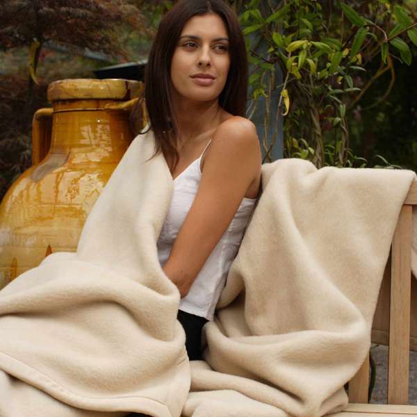 Feine Kaschmir Wohndecke in höchster Qualität