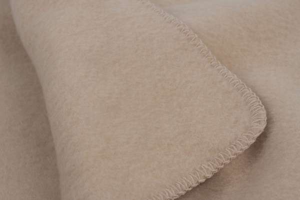 Karlsbad Schafschurwolle Decke creme und grau