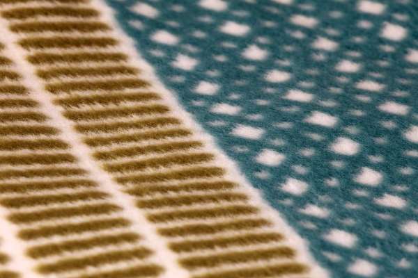 PureNature Kuscheldecke Gaia mit Muster: Qualität aus Deutschland