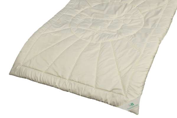 Hochwertige PureNature Schurwolldecke für höchsten Schlafkomfort