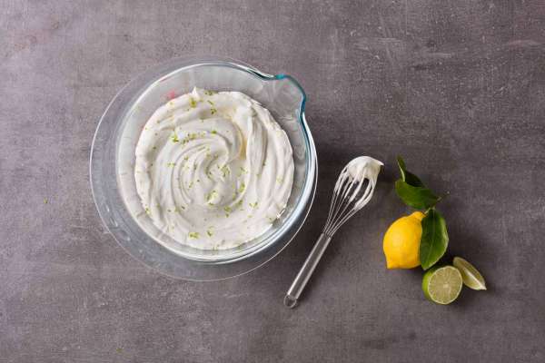 Pyrex Schüssel aus Borosilikatglas mit breiter Tülle & Griffrand