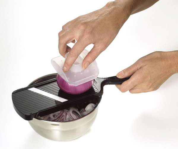 Kyocera Mandoline-Hobel mit verstellbarer Keramikklinge & Fingerschutz