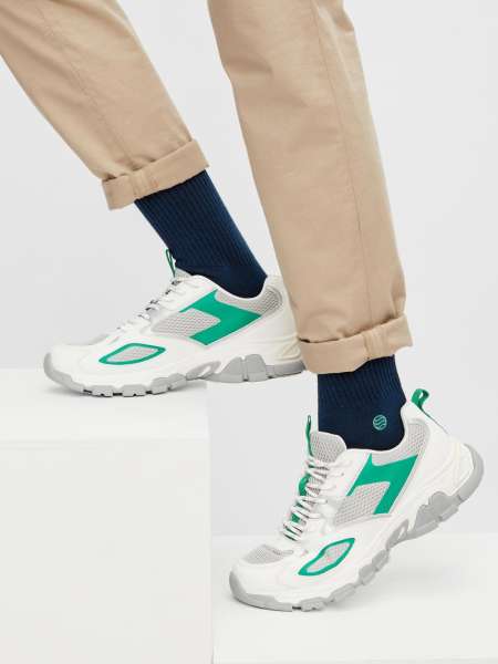 Natural Vibes Basic Navy: dunkelblaue retro Sneaker-Socken