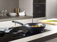 Vorschau: Fissler Wokpfanne 28 cm - Adamant für alle Herdarten Vorschau: Fissler Wokpfanne 28 cm - Adamant für alle Herdarten