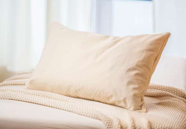 Hirsekissen Bio wärmt und unterstützt beim Entspannen & Schlafen